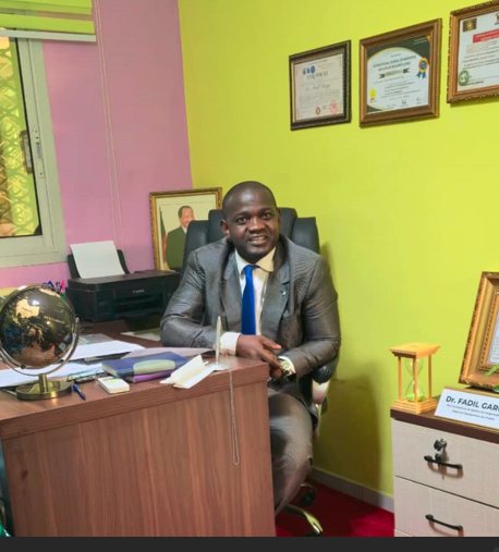 Portrait du PDG du Cabinet Lidaf CCA dans son bureau à Douala